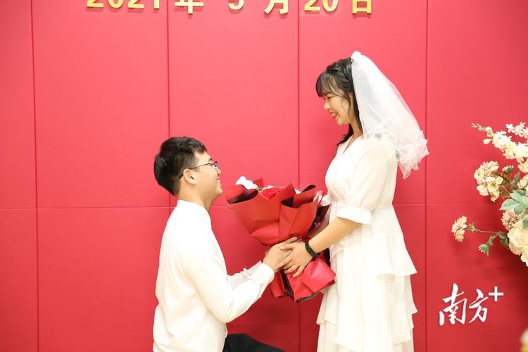 东莞婚姻调查取证_疫情期间新婚夫妻颁证活动_东莞520婚姻登记颁证仪式